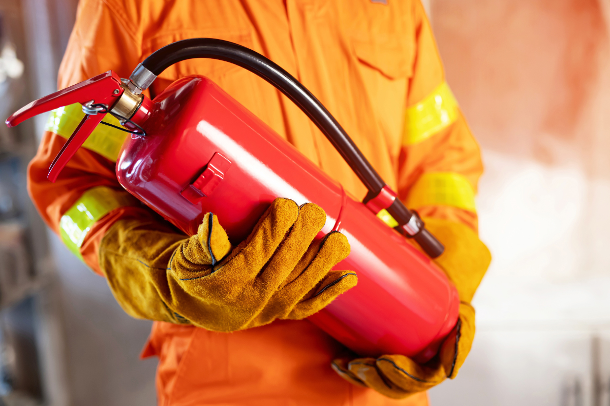 Instrukcje przeciwpożarowe — jakie mają zadanie? 